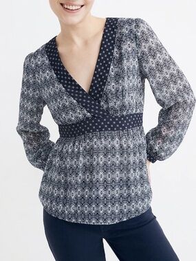 Michael Kors Blue and White Wrap Cotton Geometric Blouse, Size S, ptp 15”